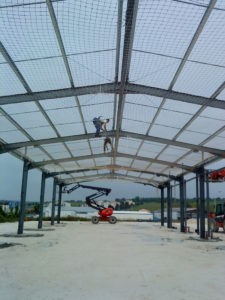 Filet de sécurité sur charpente métallique