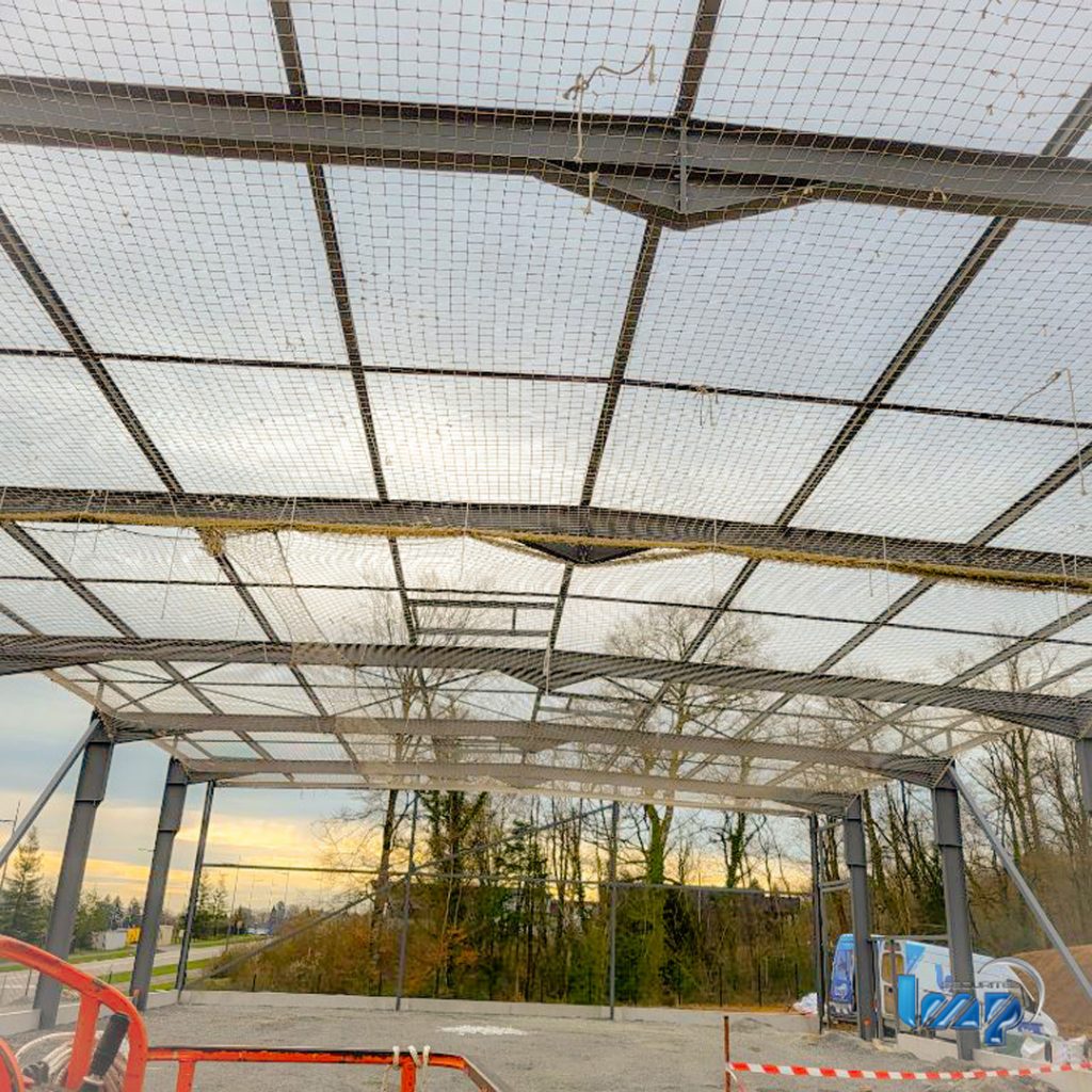 Pose de filets de sécurité en sous face sur structure métallique